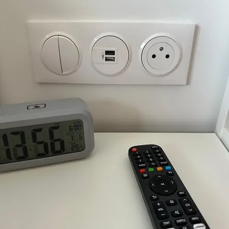 Διαμέρισμα Paris Magnifique 4 Pieces De 108m2 Avec 2 Parking Interieur - Tres Cosy Pour 1 A 12 Personnes - Entierement Refait A Neuf Entire Luxurious And Warm - Paris 19 Eme Free Wifi Gratuit *