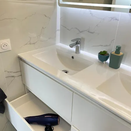Διαμέρισμα Paris Magnifique 4 Pieces De 108m2 Avec 2 Parking Interieur - Tres Cosy Pour 1 A 12 Personnes - Entierement Refait A Neuf Entire Luxurious And Warm - Paris 19 Eme Free Wifi Gratuit