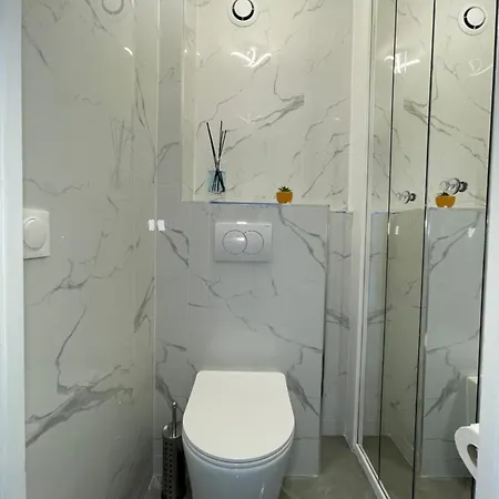 Paris Magnifique 4 Pieces De 108m2 Avec 2 Parking Interieur - Tres Cosy Pour 1 A 12 Personnes - Entierement Refait A Neuf Entire Luxurious And Warm - Paris 19 Eme Free Wifi Gratuit Διαμέρισμα Pantin
