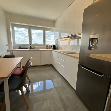 Paris Magnifique 4 Pieces De 108m2 Avec 2 Parking Interieur - Tres Cosy Pour 1 A 12 Personnes - Entierement Refait A Neuf Entire Luxurious And Warm - Paris 19 Eme Free Wifi Gratuit Διαμέρισμα *