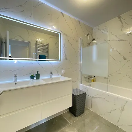 Διαμέρισμα Paris Magnifique 4 Pieces De 108m2 Avec 2 Parking Interieur - Tres Cosy Pour 1 A 12 Personnes - Entierement Refait A Neuf Entire Luxurious And Warm - Paris 19 Eme Free Wifi Gratuit Pantin