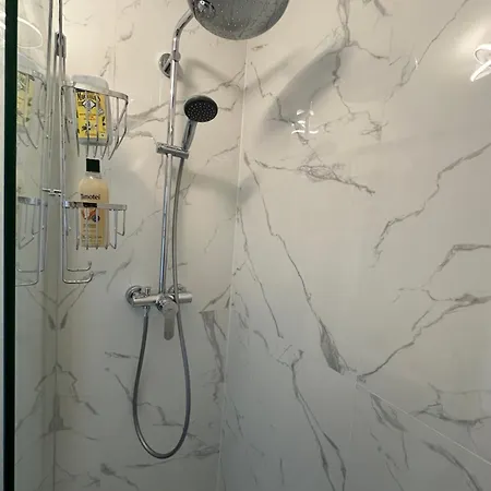 Διαμέρισμα Paris Magnifique 4 Pieces De 108m2 Avec 2 Parking Interieur - Tres Cosy Pour 1 A 12 Personnes - Entierement Refait A Neuf Entire Luxurious And Warm - Paris 19 Eme Free Wifi Gratuit *